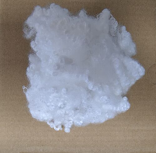 Τελευταίες εταιρικές ειδήσεις για Siliconized vs Non-Siliconized Polyester Fiber: Βασικές διαφορές, χρήσεις και τρόπος επιλογής
