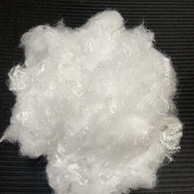 Καλή τιμή. 1.67D × 38mm Πρωταθλήματα τριγωνικών προφίλ Staple Fiber με εξαιρετική λάμψη για νήματα και υφάσματα σε απευθείας σύνδεση